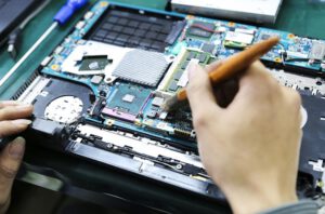 Vệ sinh bảo vệ Laptop